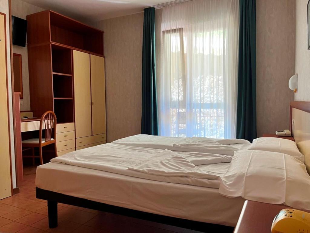 Hotel Florida Limone sul Garda Exterior photo